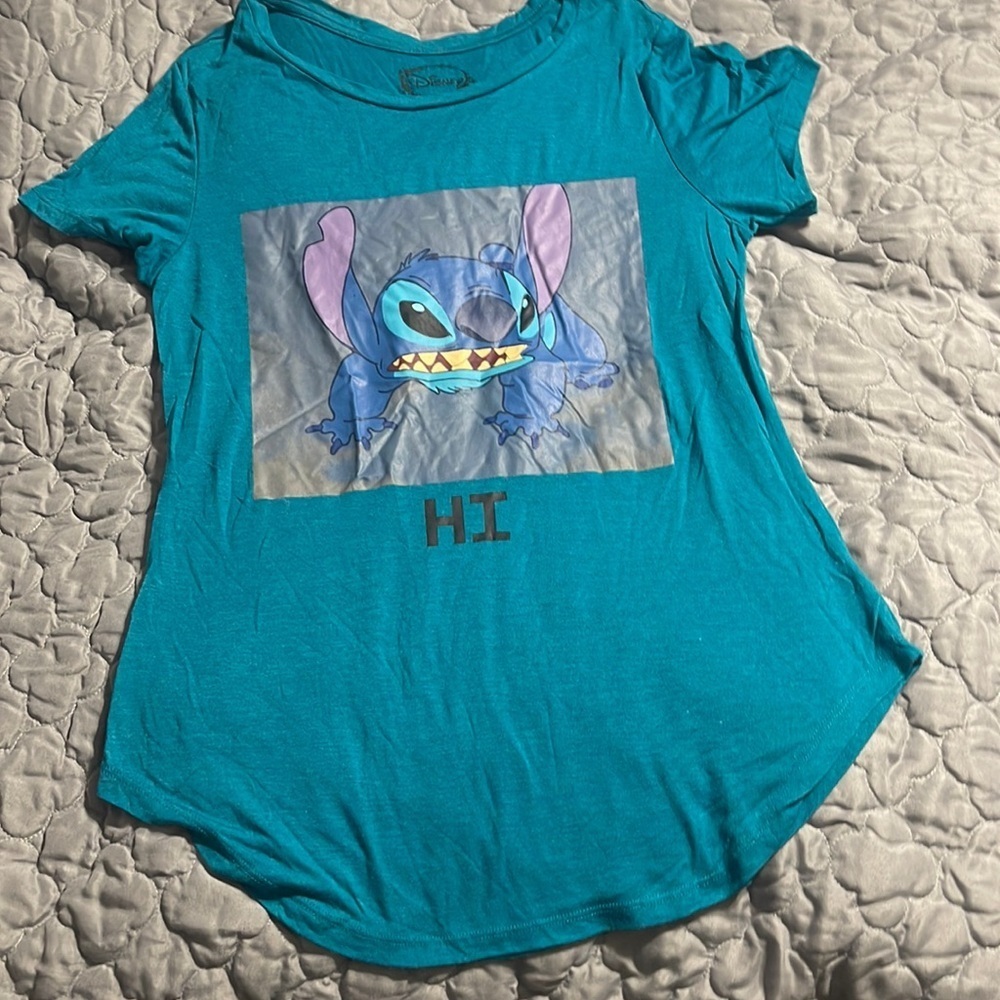 Cute Disney Stitch tshirt L